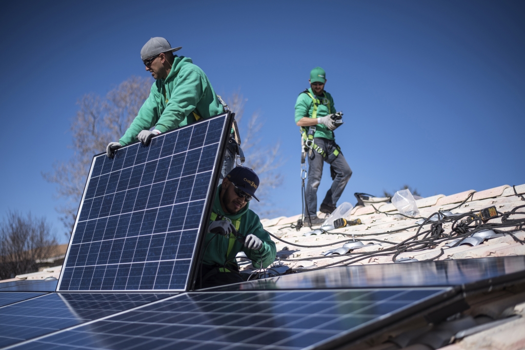 A Solar City Corp. Residential Solar Panel Installation Ahead Of Earnings Figures