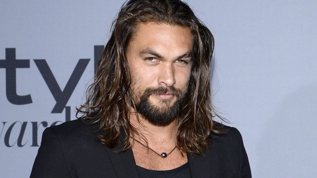 'Aquaman' Star Jason Momoa Circling 'The Crow'