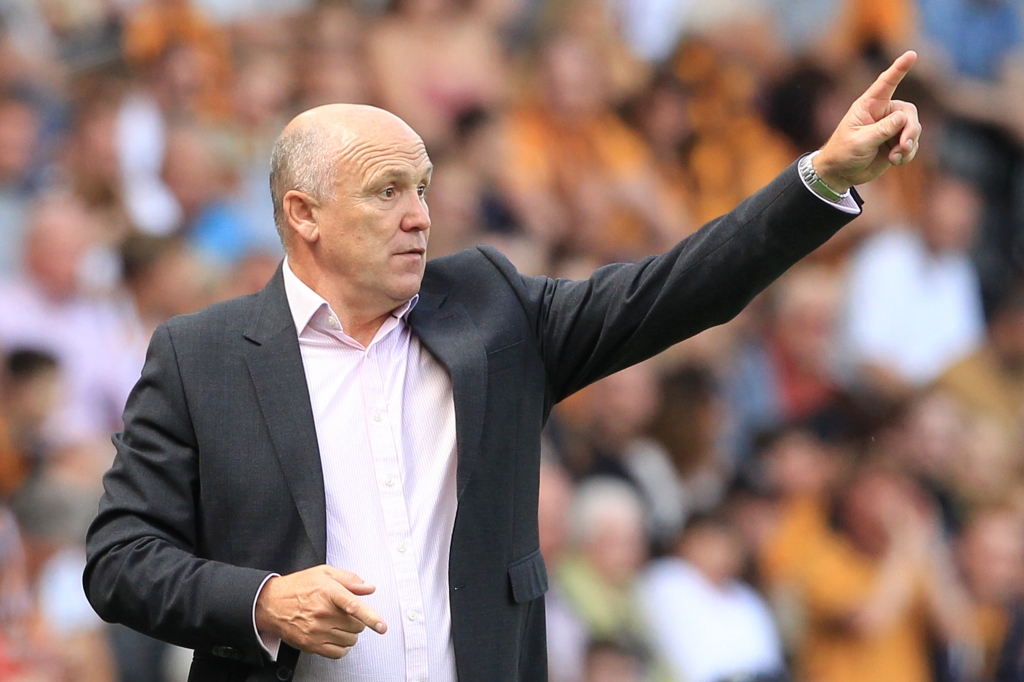 Mike Phelan deserves to be Hull City manager says Curtis Davies