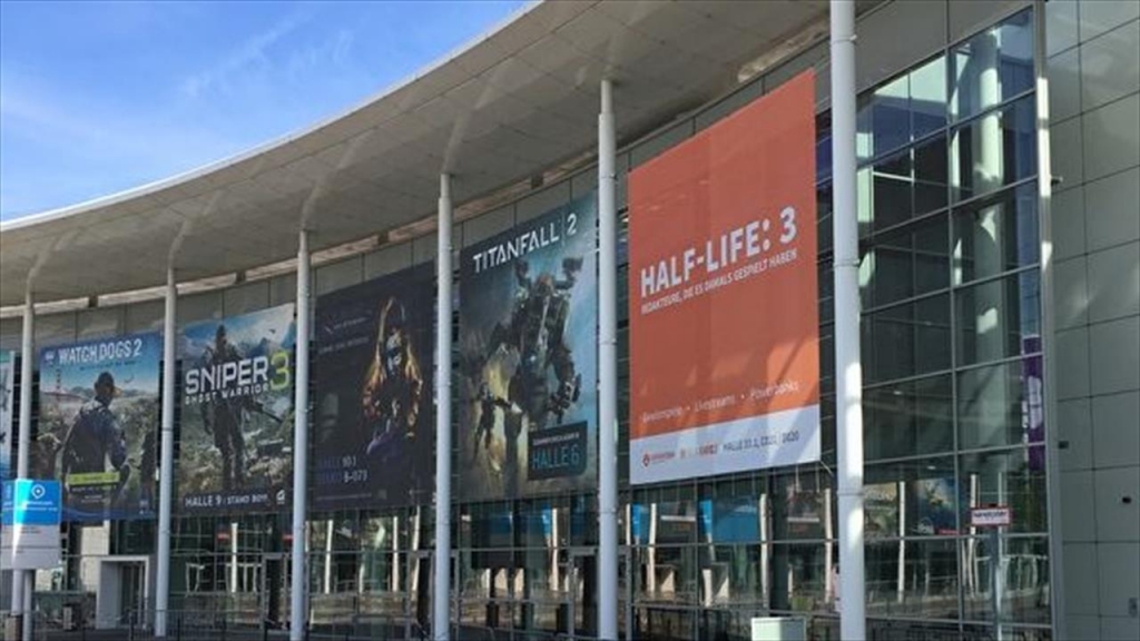 Sly Half-Life: 3 Poster Appears At Gamescom Entrance