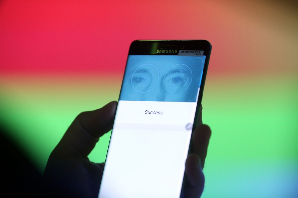 Latest Samsung lets you unlock your phone by looking at