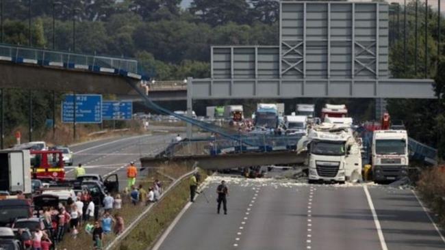 M20 bridge collapses on top of cars and lorrries in Kent