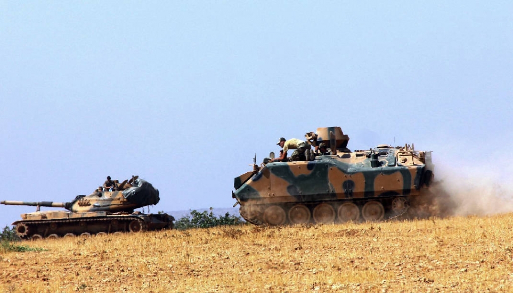 Turkish army shells Islamic State positions in Syria for second day