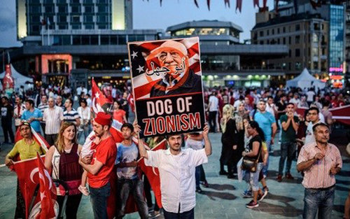 Turks protest against Fethullah Gulen accused mastermind behind the failed July 15 coup attempt