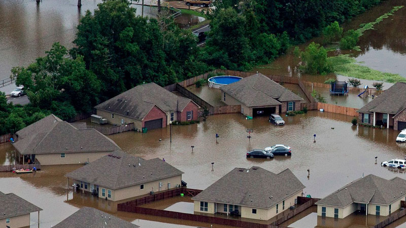 Two dead 41 hurt in bus crash involving Louisiana flood-relief volunteers