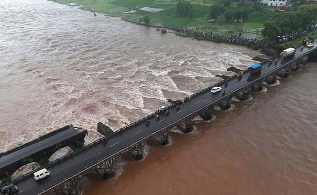 Devendra Fadnavis Announces Judicial Probe In Mahad Bridge Tragedy