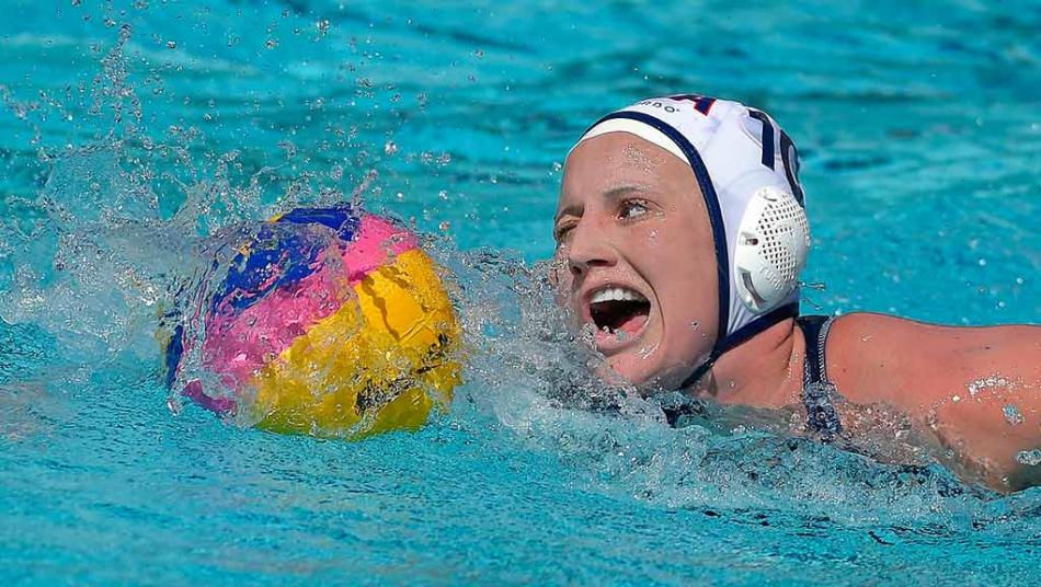 Kaleigh Gilchrist playing water polo