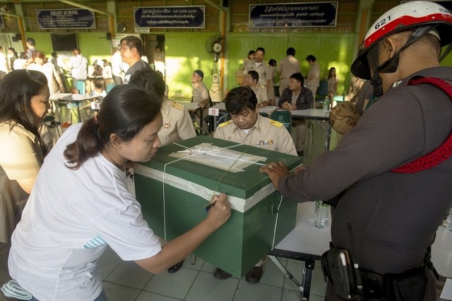 Thais approve controversial new constitution