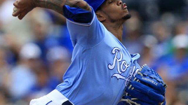 Duffy, Royals end Sanchez's 10-game win streak, beat Toronto