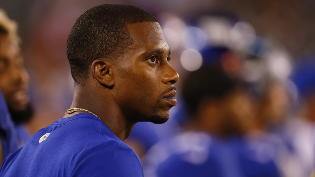 Victor Cruz looks on from the sidelines during the Giants&#039 preseason game against the Miami Dolphins on Aug. 12 2016 at Met Life Stadium