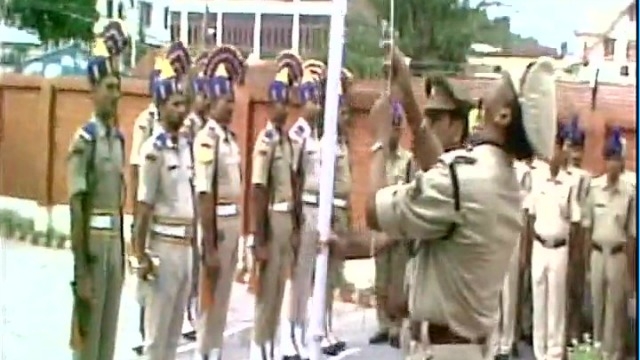 WATCH Martyred CRPF Commandant Pramod Kumar unfurls tricolour in Srinagar hour before being shot dead by terrorists