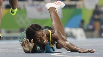 Shaunae Miller dive denies favourite Allyson Felix 400m gold