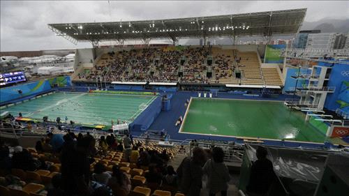 Now Another Rio Olympic Pool Is Turning Green