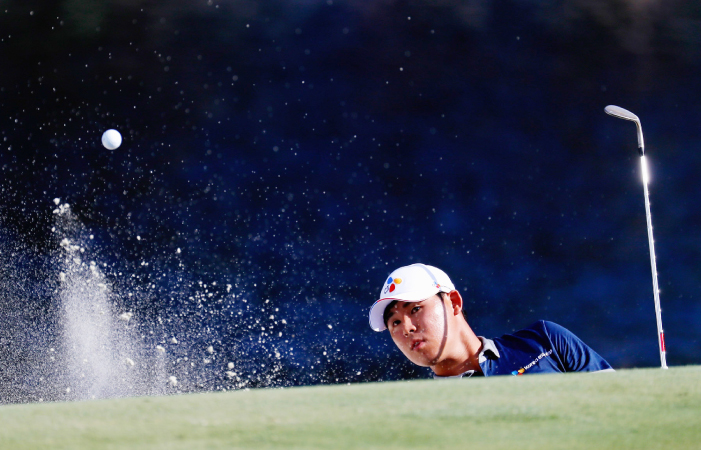 Si Woo Kim shoots Wyndham-record 10-under 60 to take lead