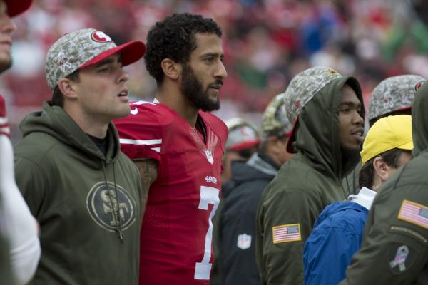 Tony Stewart calls Kaepernick an 'idiot'