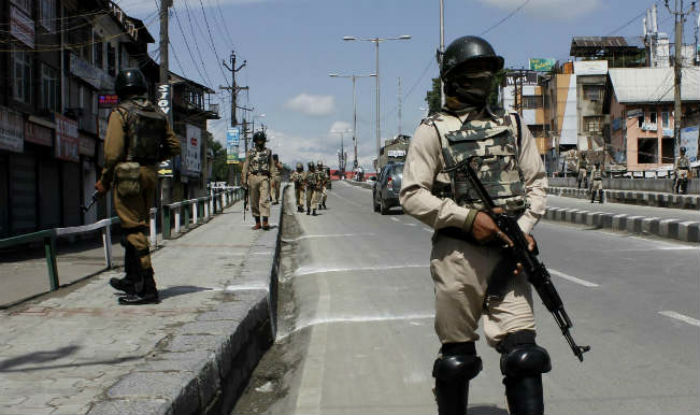 Indian forces seal roads in Kashmir to stop protest march