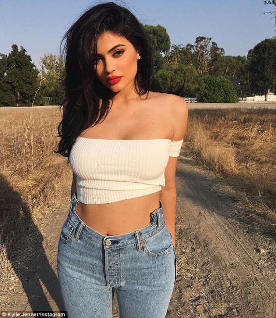 Twitter went wild over Kylie Jenner's boobs