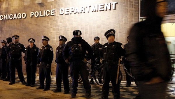 2 Chicago officers in deadly shooting relieved of powers