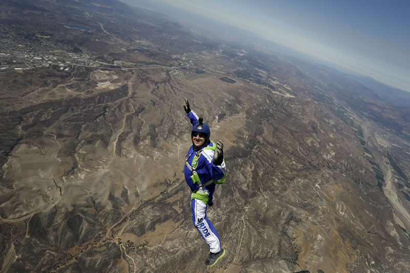 Skydiver first to jump and land without parachute