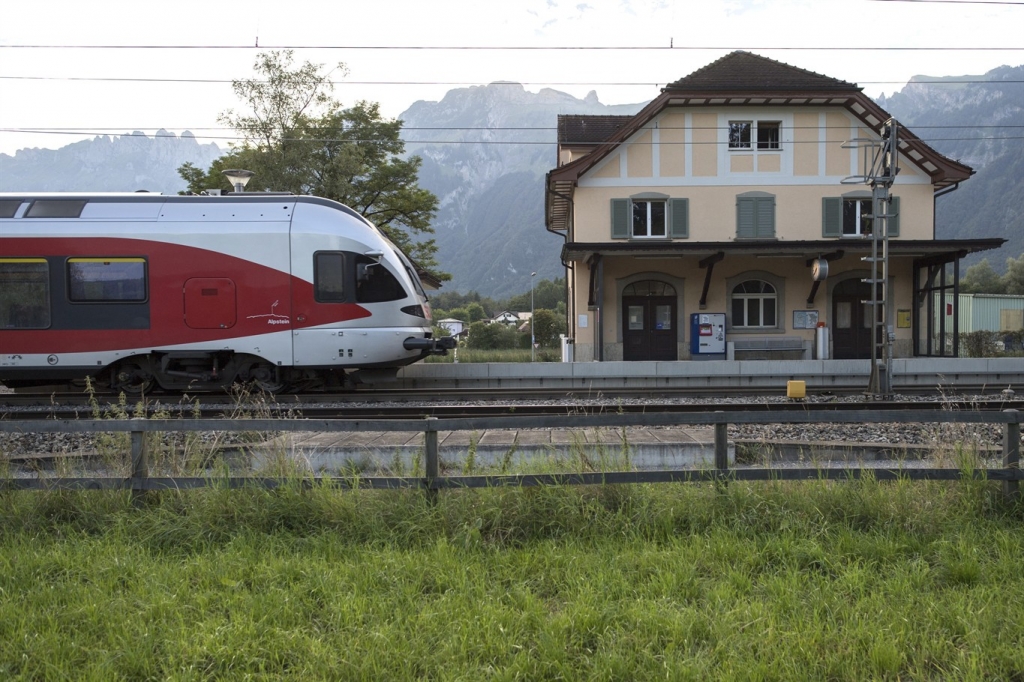 BREAKING: Seven injured in knife attack on train in Switzerland