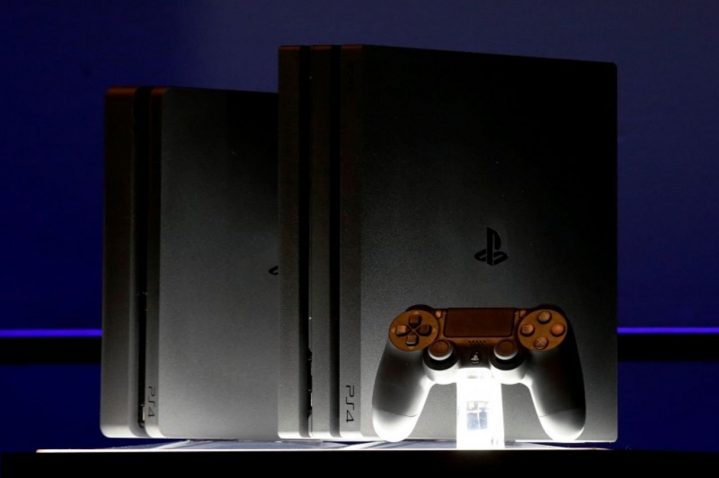 Sony unveils new versions of Play Station 4