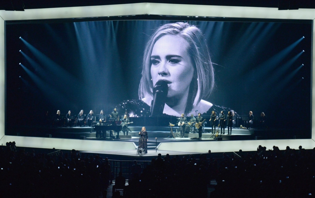 Adele invited a four-year-old girl to join her on stage- and it was unbelievably cute