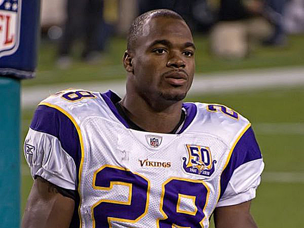 Vikings RB Adrian Peterson To Have Surgery