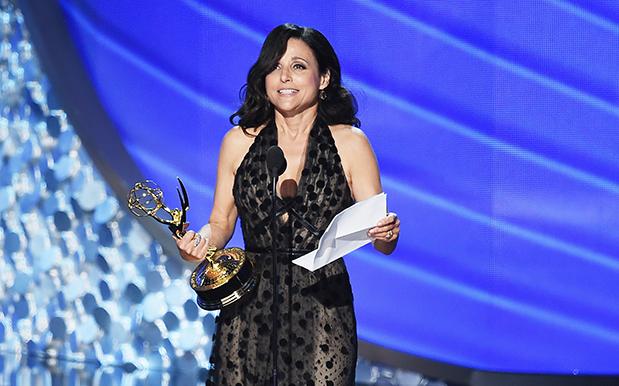 Julia Louis-Dreyfus dedicates 'Veep' Emmy to late father