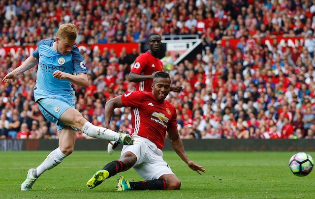 Kevin de Bruyne in action for Manchester City against Manchester United