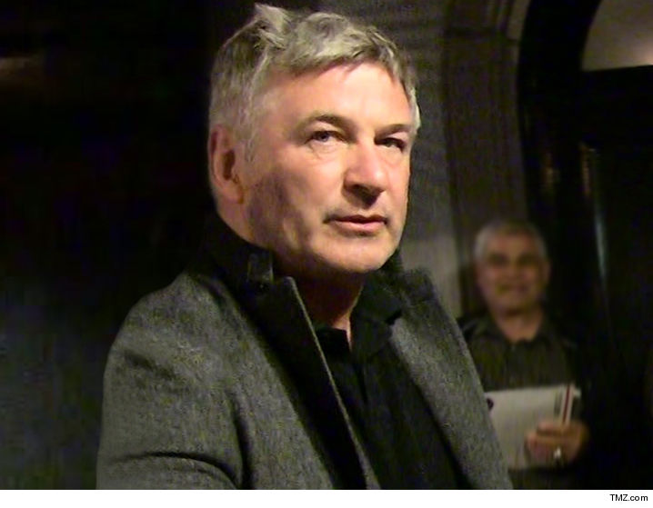 0912-Alec-Baldwin-tmz-02