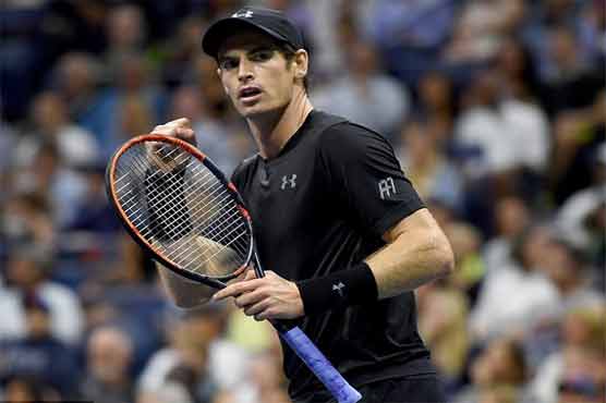 Andy Murray crushed Grigor Dimitrov 6-1 6-2 6-2 to reach US Open quarter-final on Monday