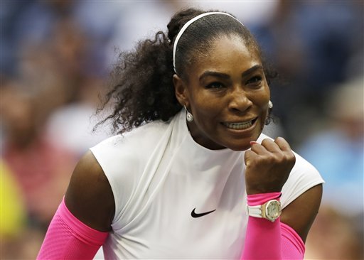 Serena Williams durante su partido ante la kazaja Yaroslava Shvedova por la cuarta ronda del US Open el lunes 5 de septiembre de 2016