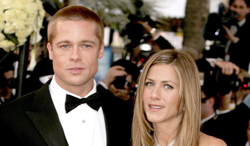 Twitter Reacts To Brangelina Divorce With Jennifer Aniston GIFs