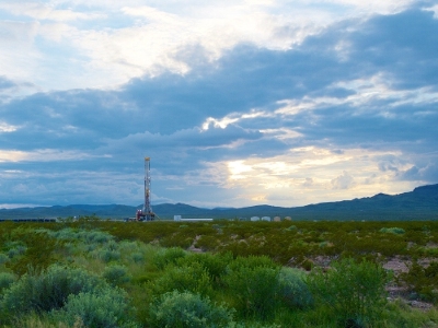 Apache announced that after more than two years of extensive geologic and geophysical work and delineation drilling the oil & gas company can confirm the discovery of a significant new resource play