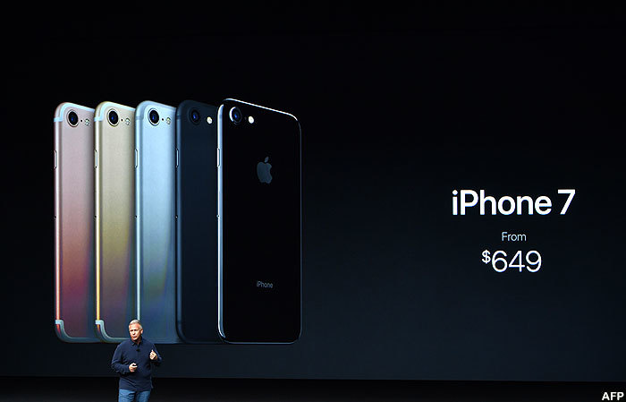 Apple to show off new iPhones and maybe new ways to listen