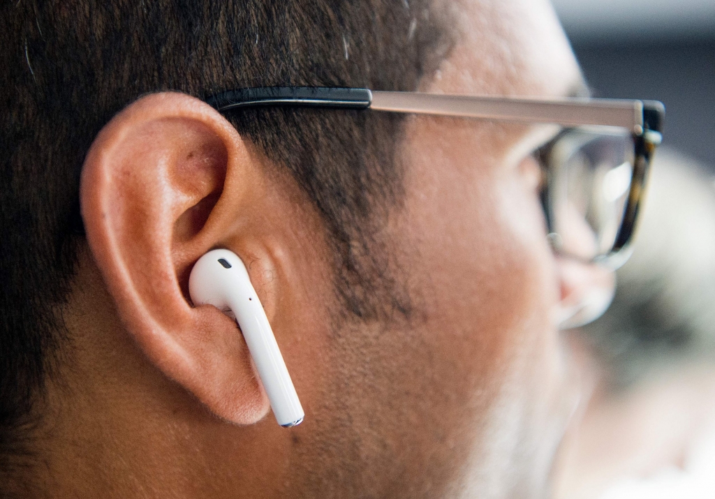 World reacts to Apple's wireless Air Pods and it's priceless