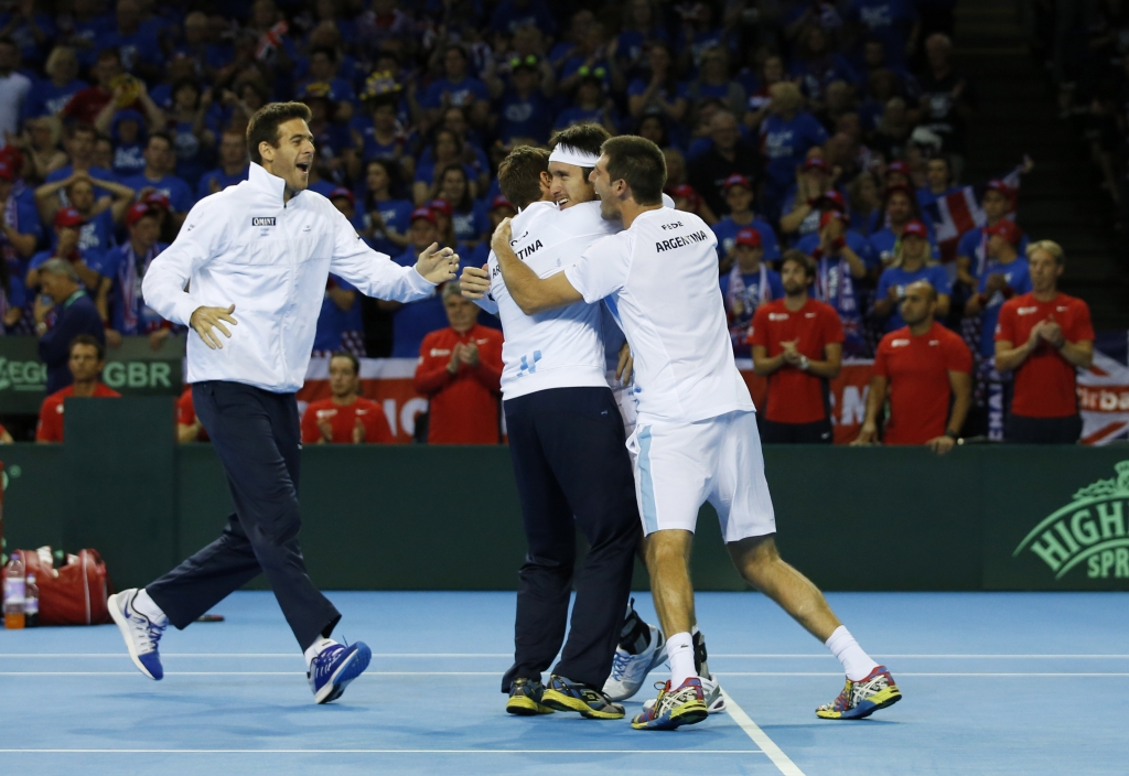 Davis Cup 2016: Great Britain lose semi-final to Argentina after Dan Evans defeat