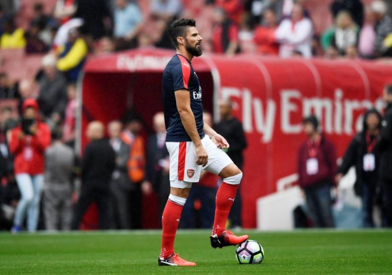 Britain Soccer Football- Arsenal v Southampton- Premier League- Emirates Stadium- 10/9/16 Arsenal's Olivier Giroud warms up before the match Reuters  Dylan Martinez