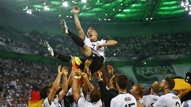 Germany ease to victory as Schweinsteiger says goodbye