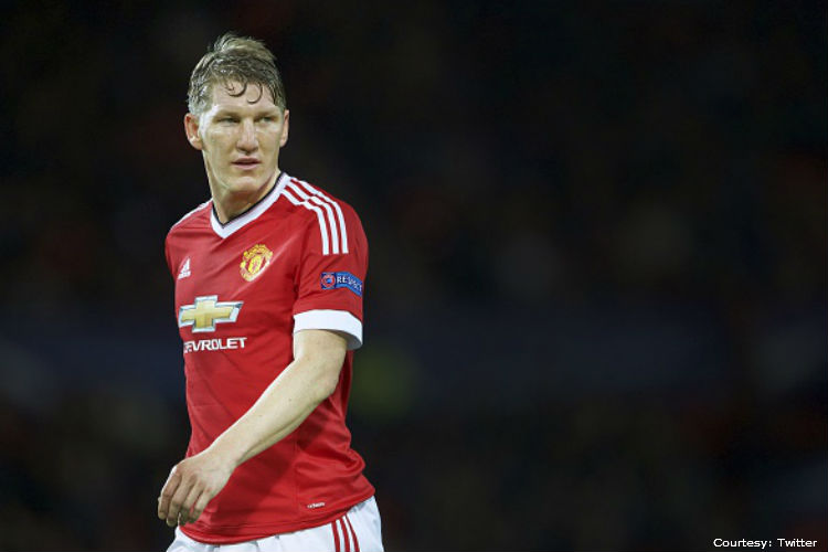 Schweinsteiger ready to fight for United place