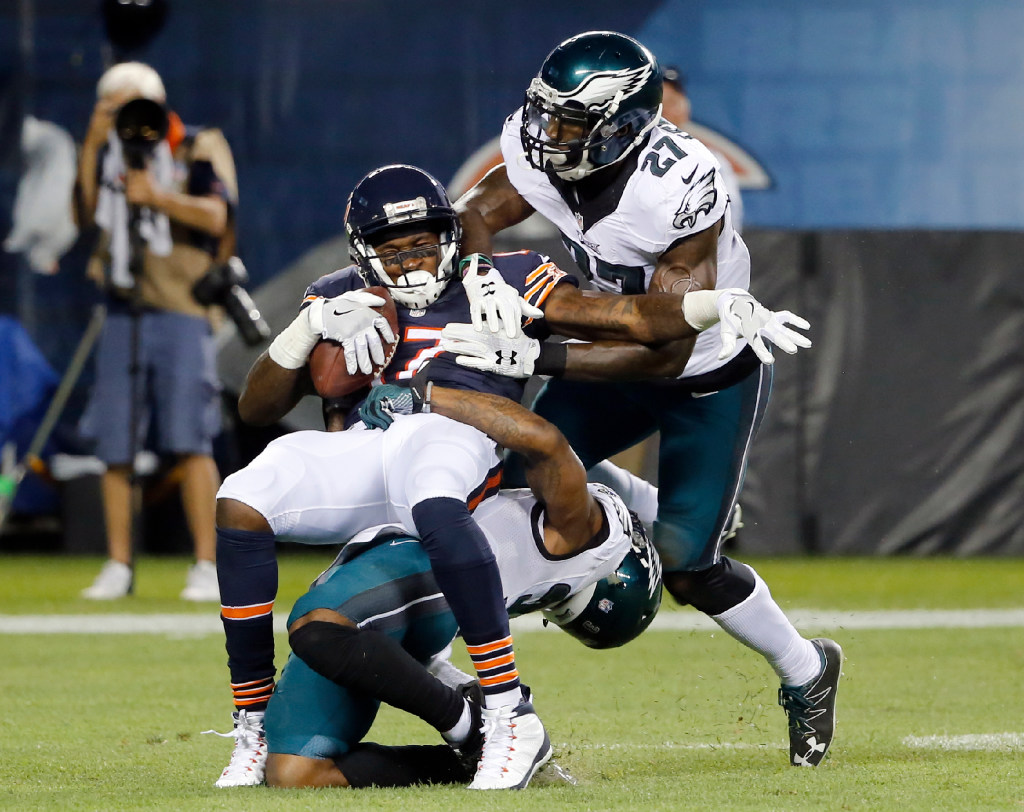 Bears WR Alshon Jeffery gets crunched against the Eagles