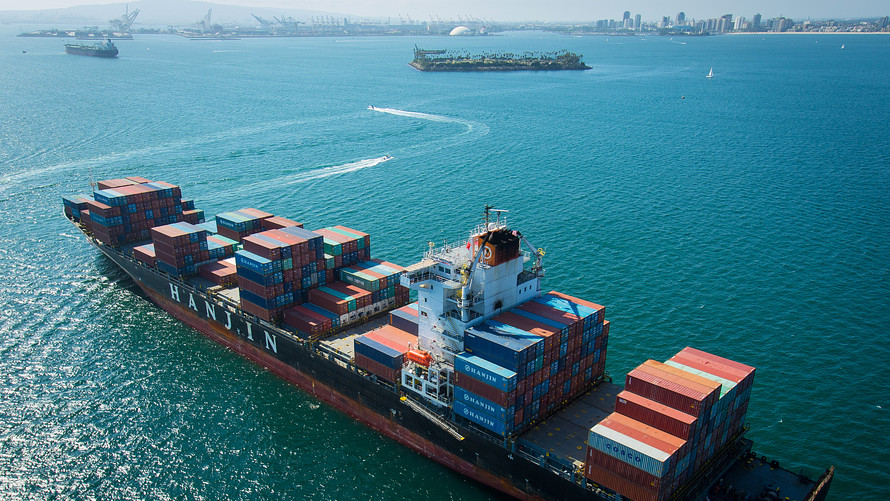 Bloomberg News              The Hanjin Shipping Co. Montevideo container ship sits anchored near the Port of Long Beach on Sunday