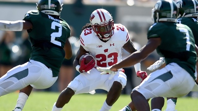 Dare Ogunbowale runs for Wisconsin