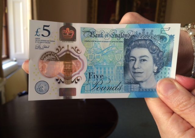 New waterproof £5 note circulates