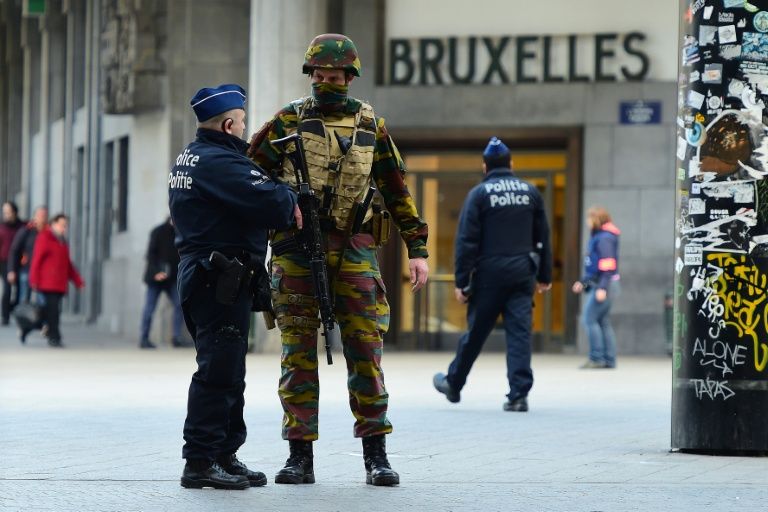 Brussels crime lab attacked five arrested