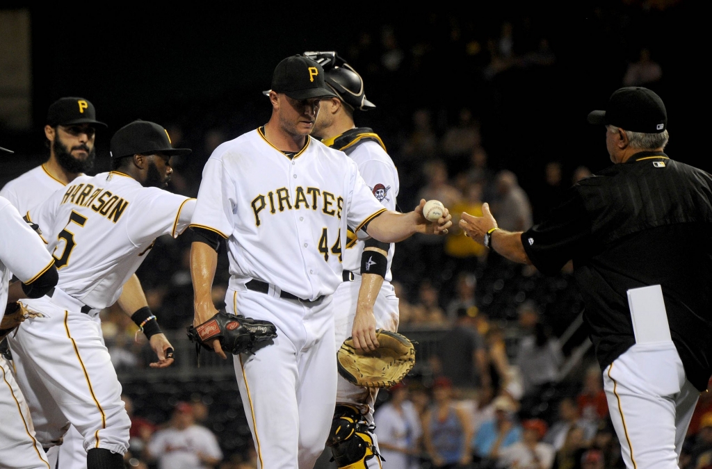 20160906MWHpiratesSports08-1 Clint Hurdle relieves Tony Watson after Watson gave up three home-runs for four runs in the 9th inning against the St. Louis Cardinals at PNC Park on Tuesday