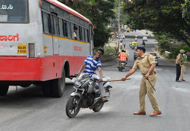 Kannada TV9 news live: 40 buses burnt in Bangalore over Cauvery river row with Tamilnadu