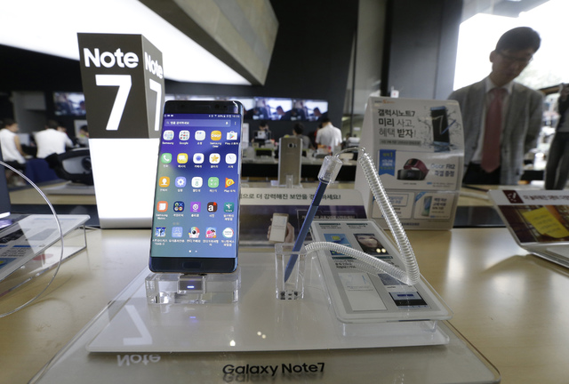 Samsung Electronics’ Galaxy Note 7 smartphone is displayed at the headquarters of South Korean mobile carrier KT in Seoul South Korea