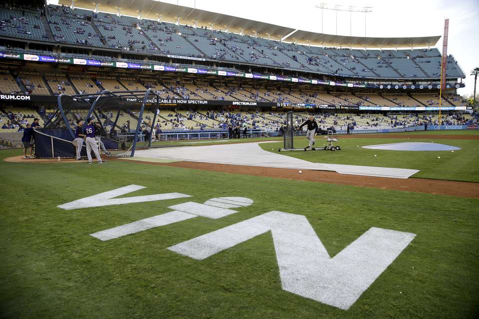 Dodgers honor Vin Scully for his 67 years of storytelling