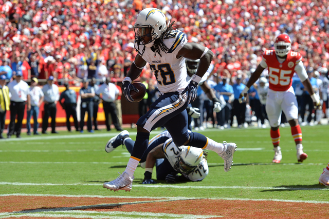 Chargers receiver Keenan Allen carted off with knee injury